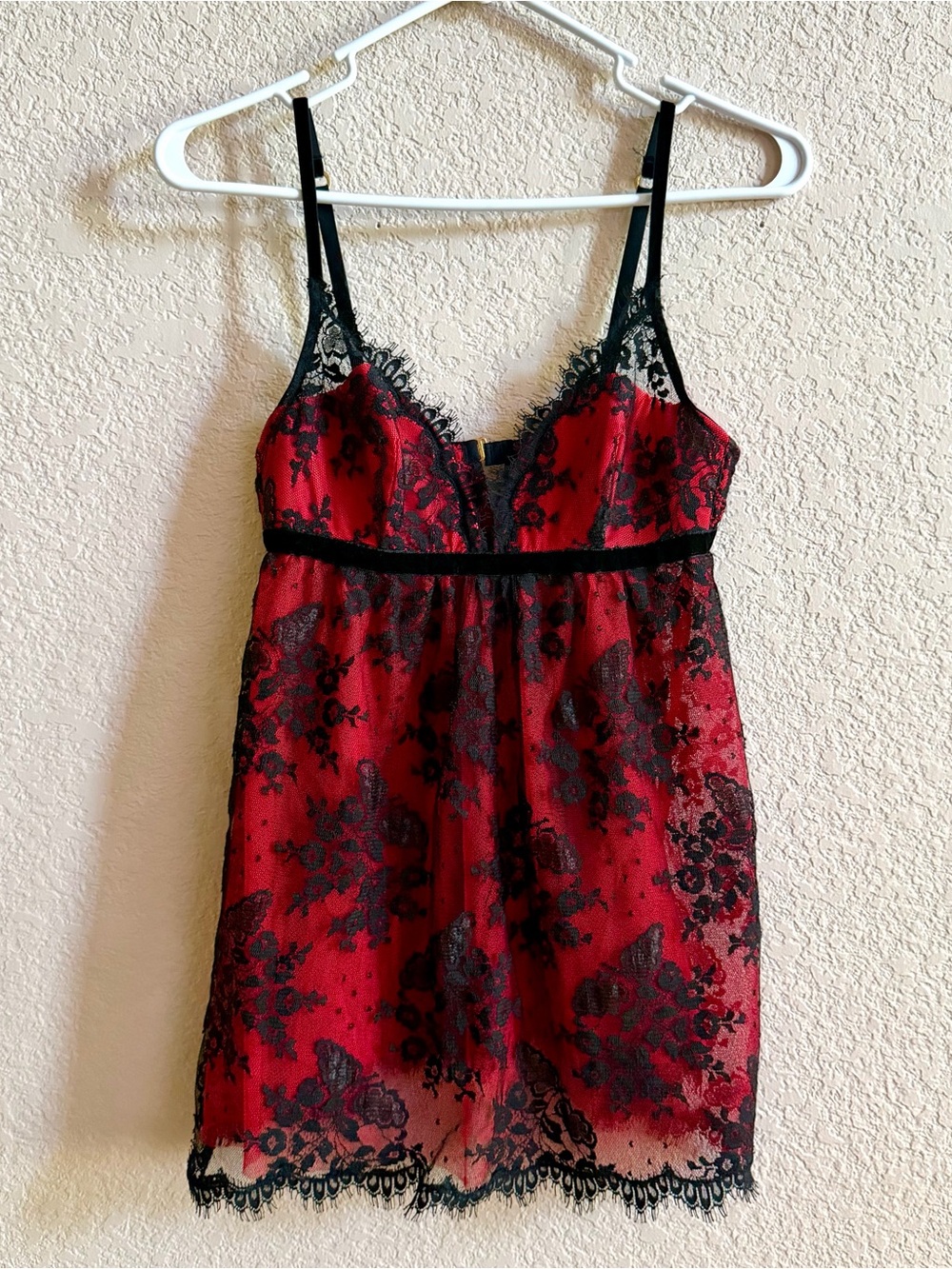 Victoria's Secret Very Sexy Red and Black Lace Babydoll Chemise Size Small